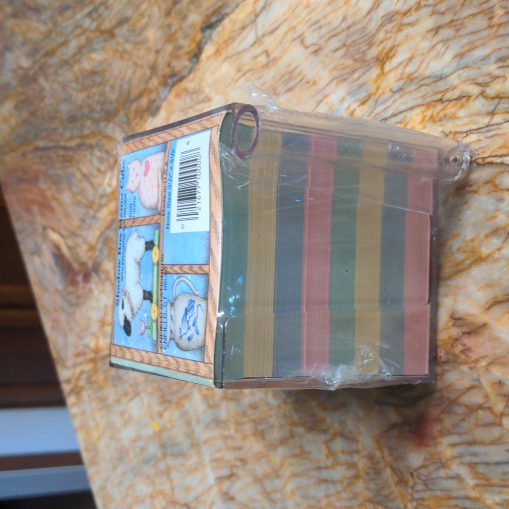 Shadow Box Memo Cube